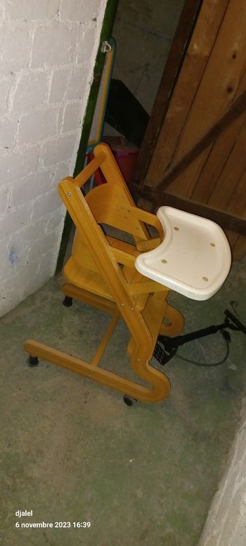 Chaise pour bébé bonne état