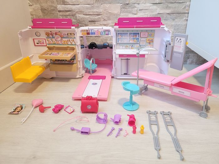 BARBIE Véhicule Médical - photo numéro 3