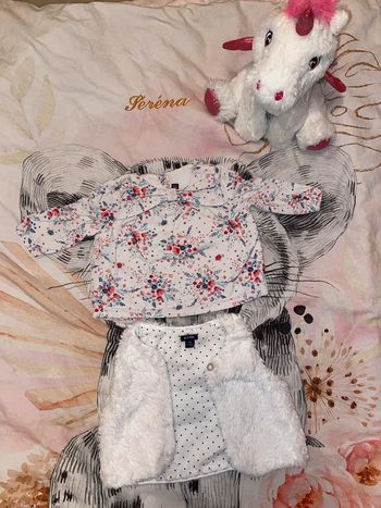 Ensemble t-shirt et gilet fausse fourrure, Sergent Major, 3 mois.