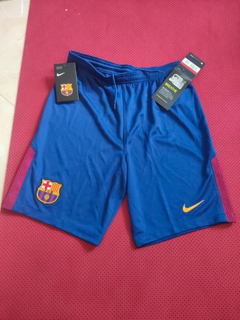 Short de foot FC Barcelone, Nike Authentique Officiel taille enfant 12/13 ans, Neuf