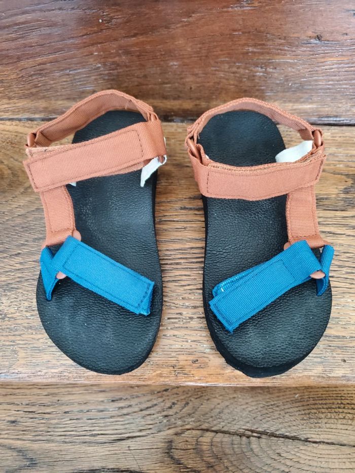 Sandales légères 28/29 - photo numéro 3