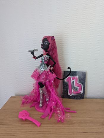 Poupée Monster high catty ghoul's night complète