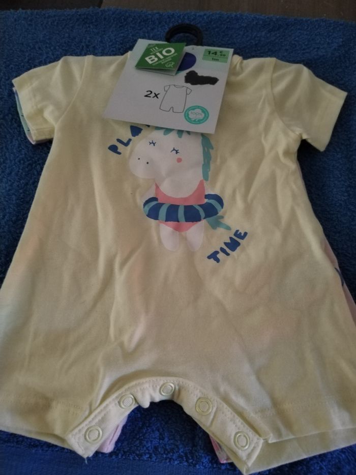 Lot de bodies bébé fille
