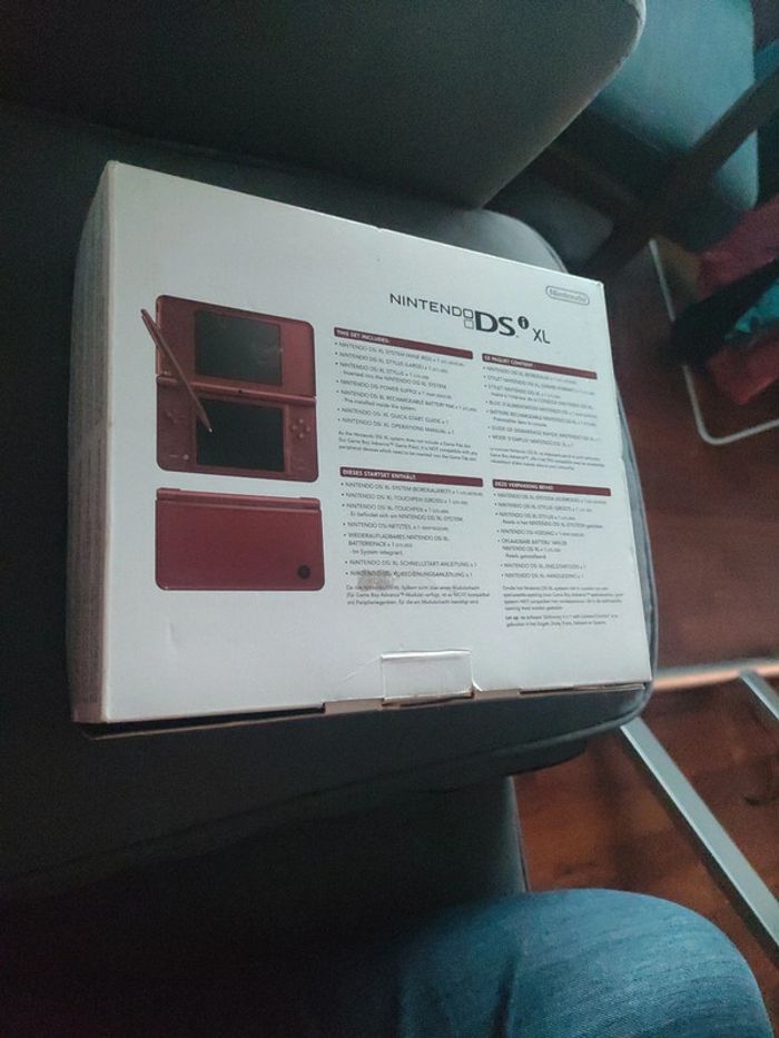 Nintendo ds i xl bordeaux en boite - photo numéro 2