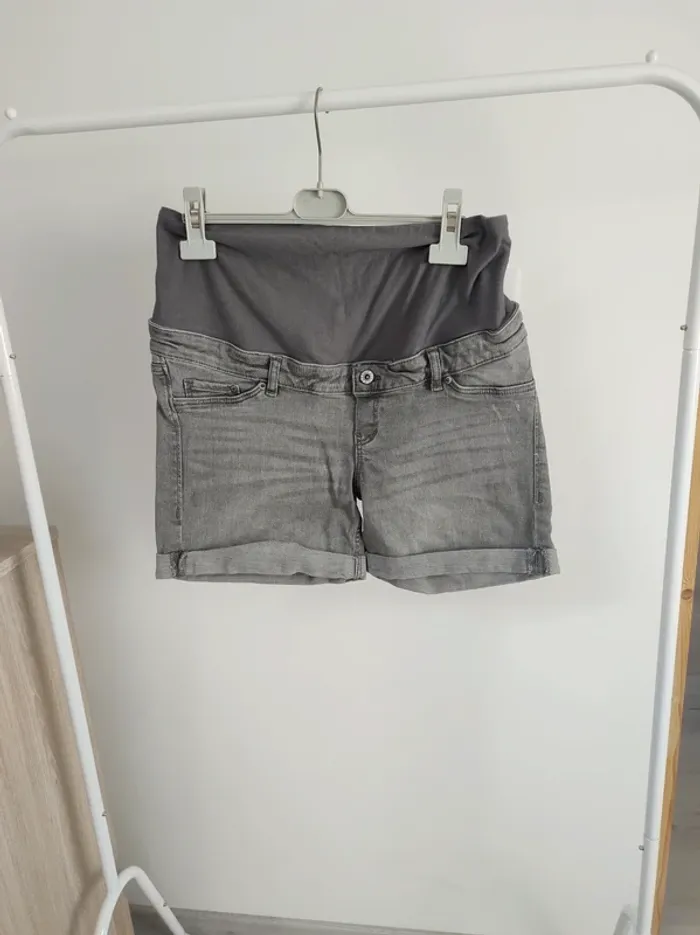 Short court maternité grossesse taille 42 H&M