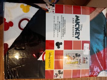 Drap , housse de couette et taie d'oreiller Mickey neuf encore emballé