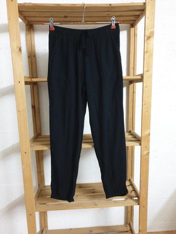 Pantalon noir fluide taille 36 tbe