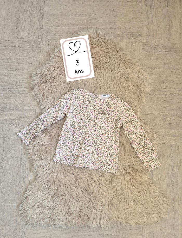 Tee-shirt fleuries * Gémo *