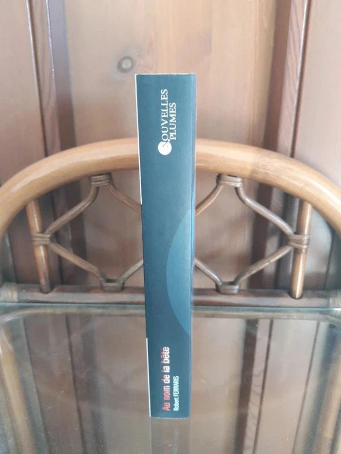 Livre "Au nom de la bête" de Robert Ferraris - photo numéro 2