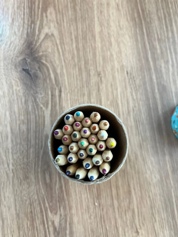 Boîte de 30 petits crayons de couleur - photo numéro 5