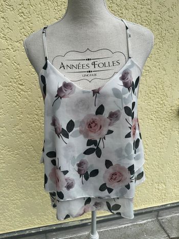 🤍 Top blanc cassé à motif roses 🌹