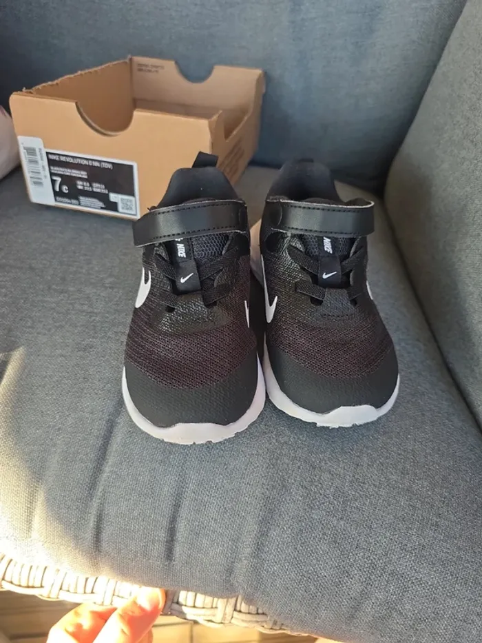 7C / 23.5 Baskets Nike Revolution 6 - photo numéro 3