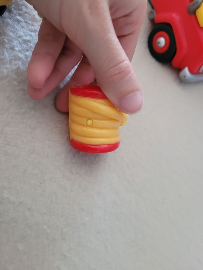 Voiture de pompier Avec 2 figurines - photo numéro 5