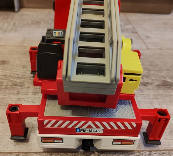 camion grande échelle pompier Playmobil - photo numéro 13