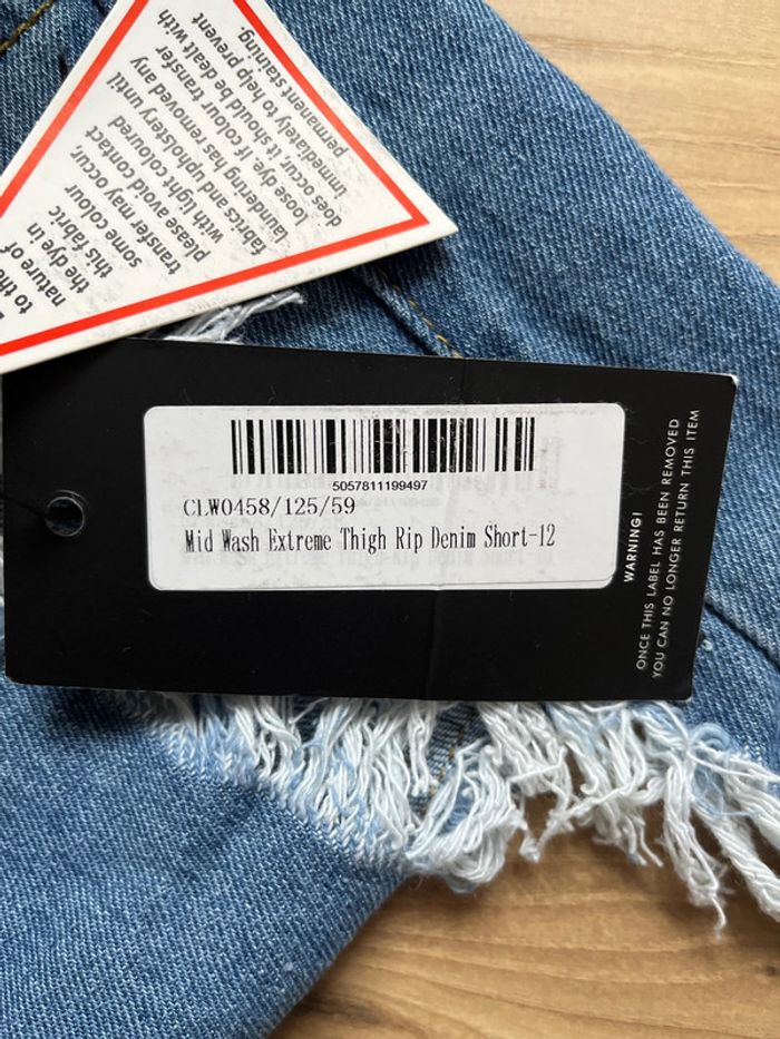 Short en jean trouvé neuf - photo numéro 4