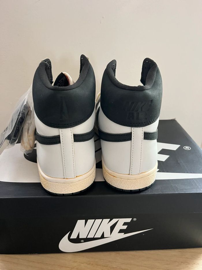 Jordan air ship A Ma Manière exclusivité joueur - photo numéro 3