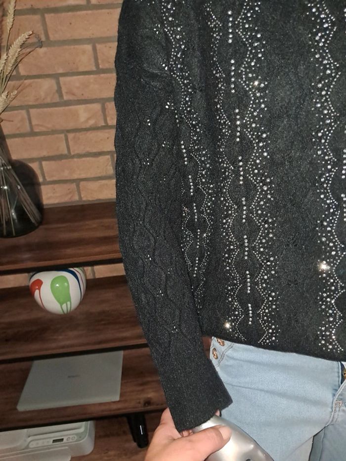 Pull à strass - photo numéro 3