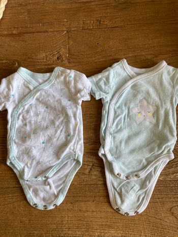 Lot bodie taille naissance