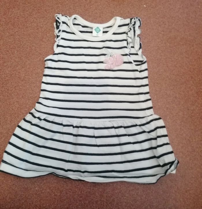 Robe à rayures bébé