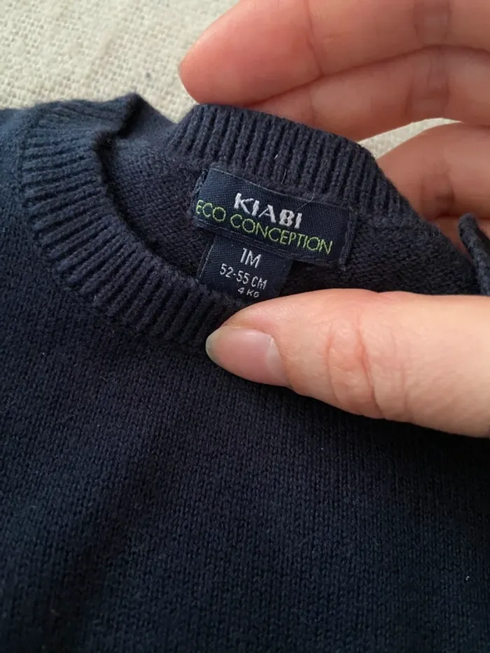 Petit pull bleu marine Kiabi très bon état - photo numéro 2