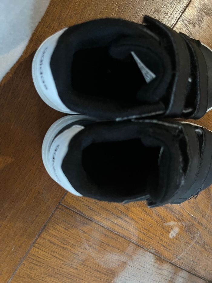Chaussure garçon taille 23 Adidas - photo numéro 2