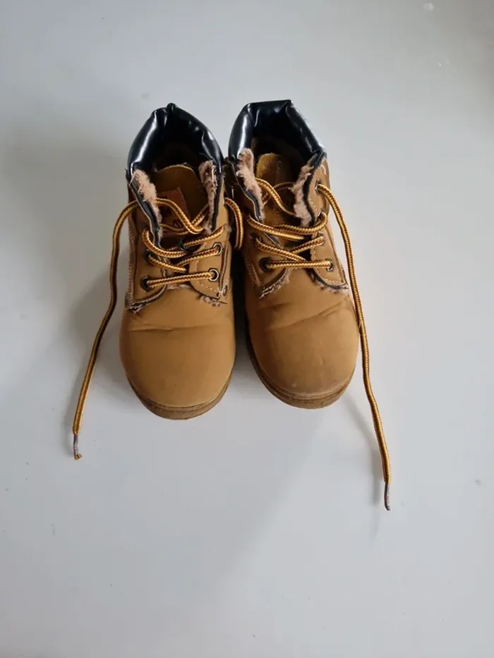 Chaussures montante fourrée 28 - photo numéro 2