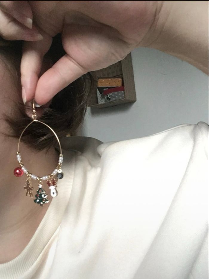 Boucles d’oreilles / Créoles pendantes NEUVES femme thème de Noël 🎄🎅🏼 - photo numéro 2