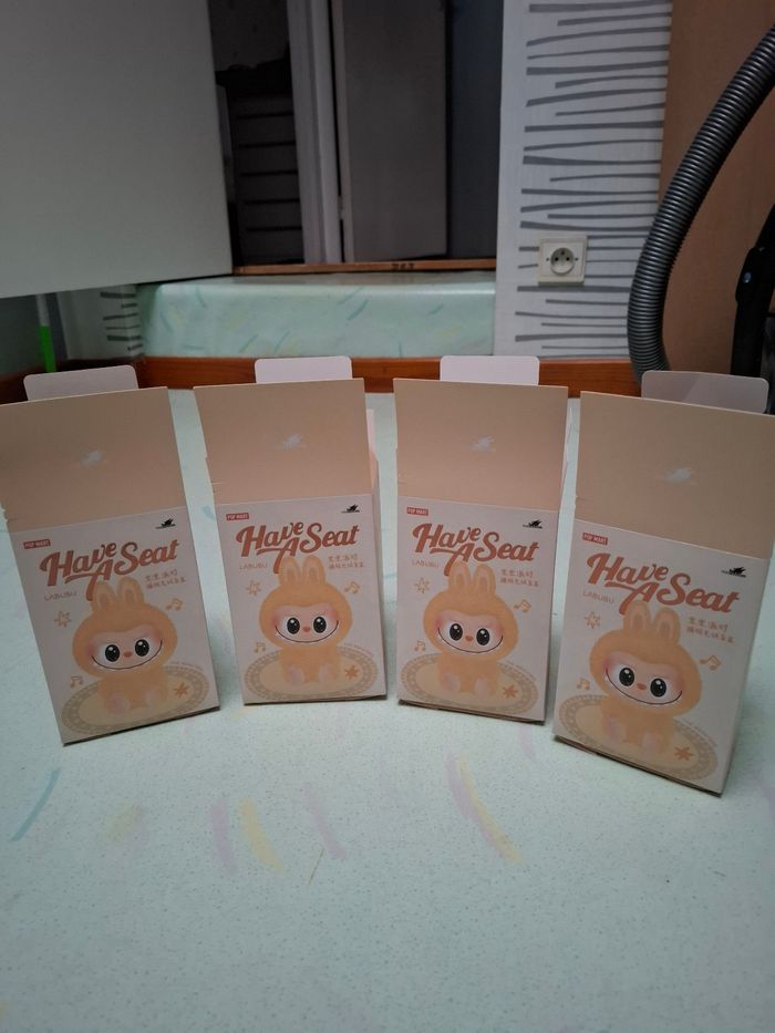 Lot de 4 labubu have aseat - photo numéro 2