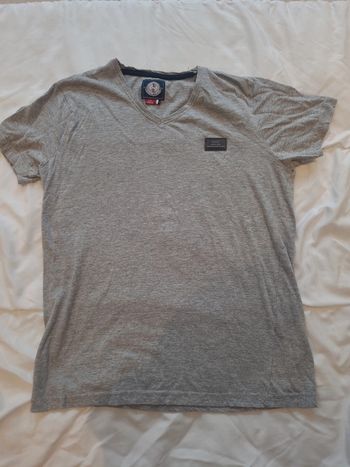 Tee shirt