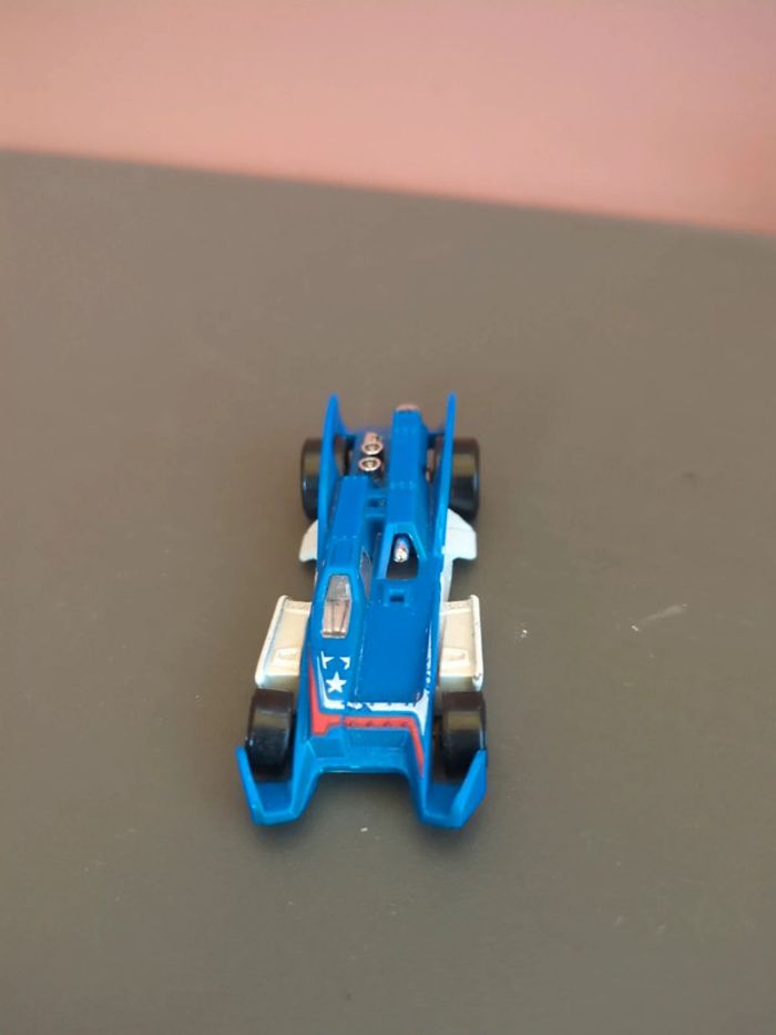 voiture hot wheels rd 10