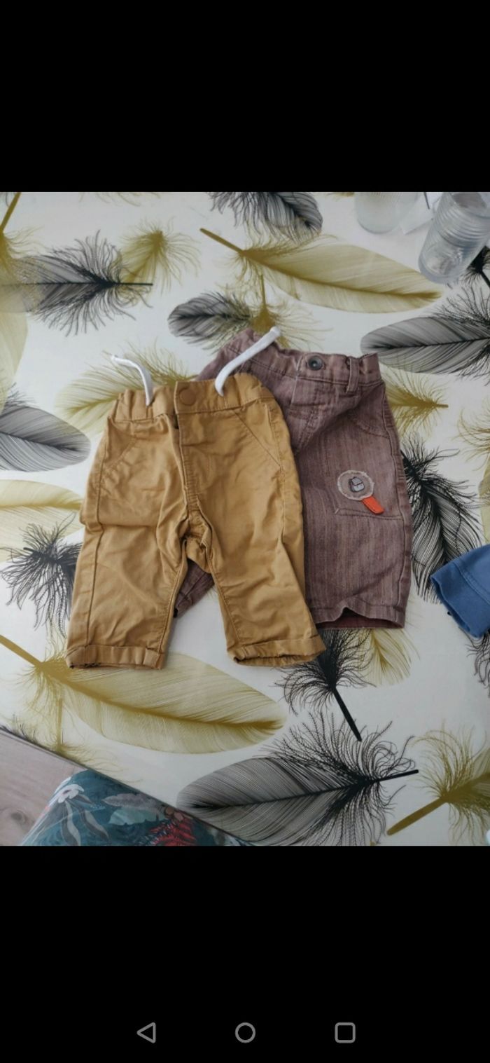 Lot 2 pantalons garçon taille 1 mois