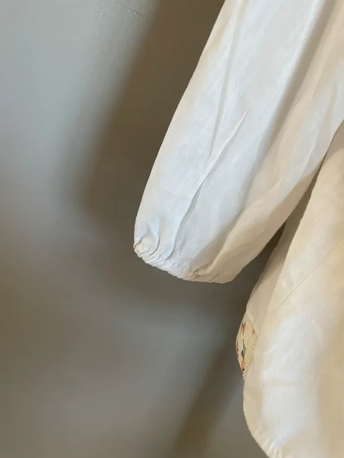 Blouse blanche en dentelle - photo numéro 2