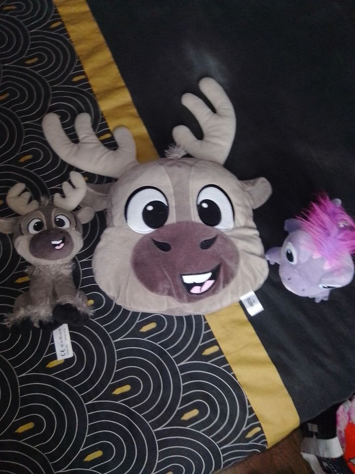 Lot peluche reine des neiges