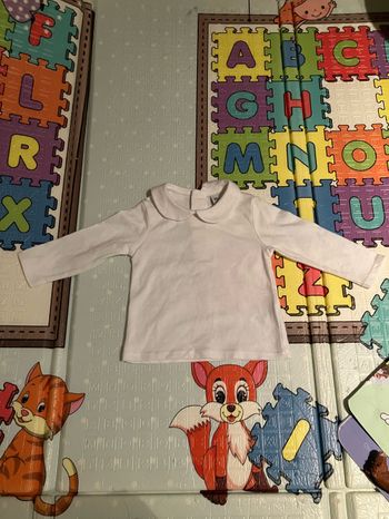 Vend t-shirt neuf avec col taille 6 mois