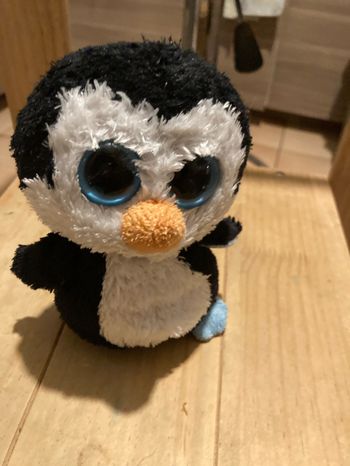 Peluche pingouin gros yeux