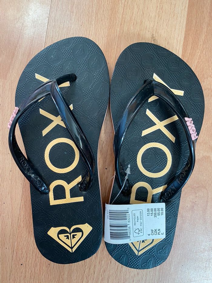 Jolie paire de sandales/tongs Roxy T. 28 fille neuve avec étiquette