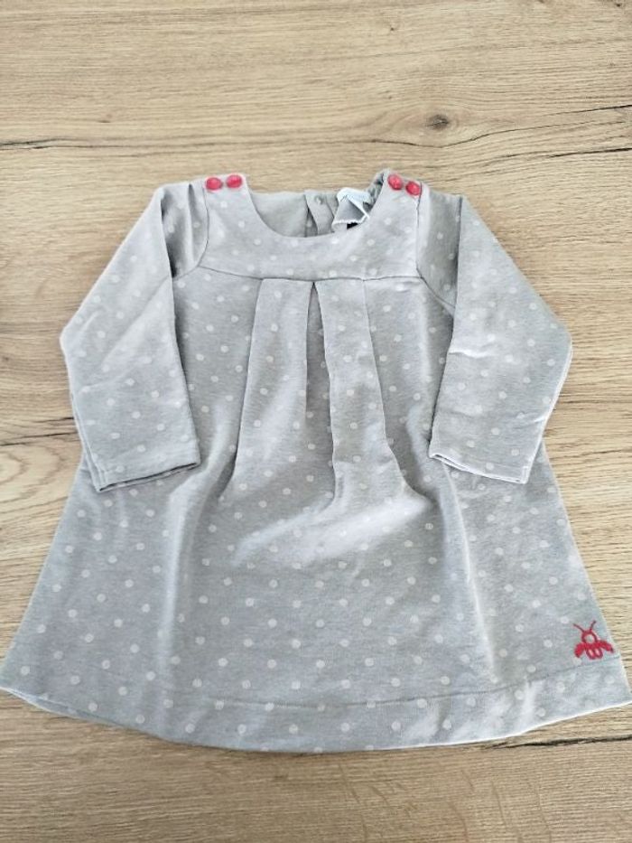 Robe avec bouton
