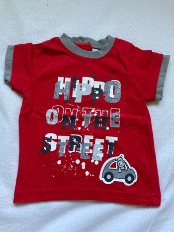 T-shirt rouge neuf 3 mois