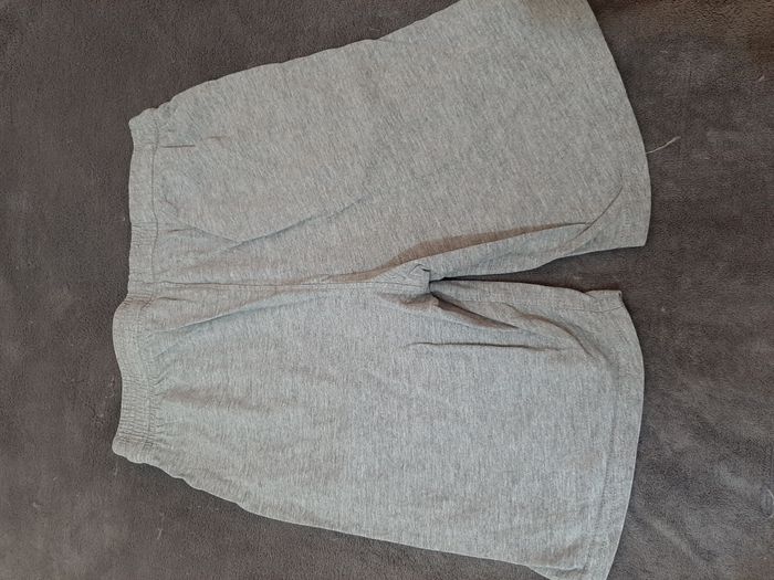 Short gris clair 12ans - photo numéro 2