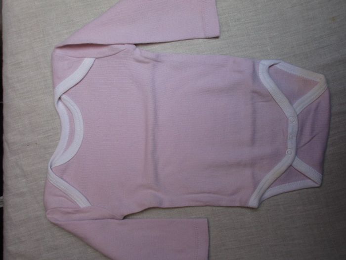 Lot de 4 body, 3 mois - photo numéro 3