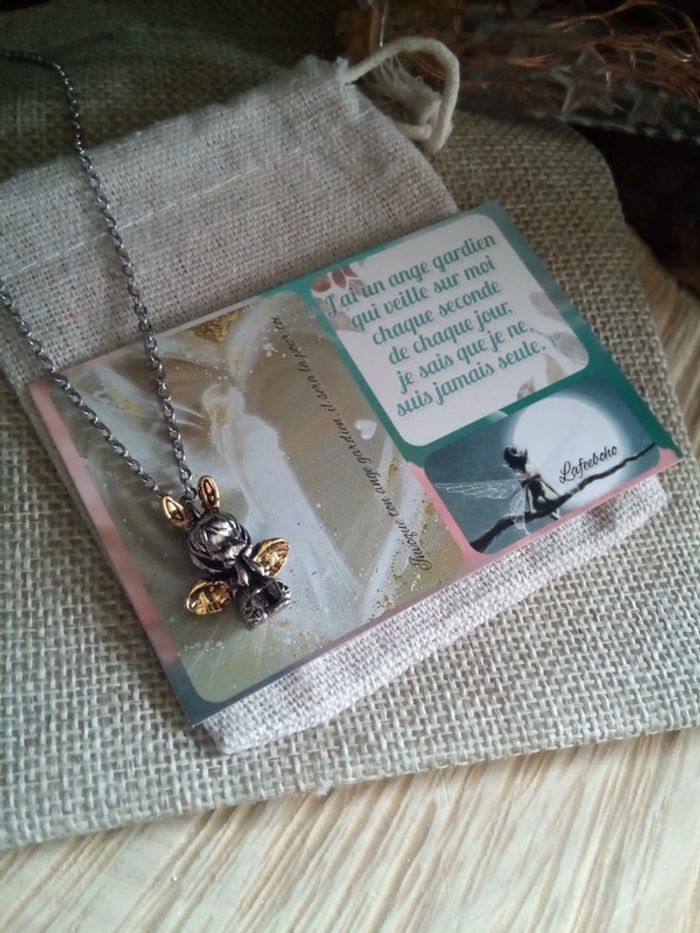 Collier ange boudeur + carte