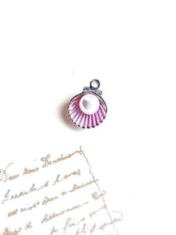 Magnifique pendentif coquillage avec perle blanche