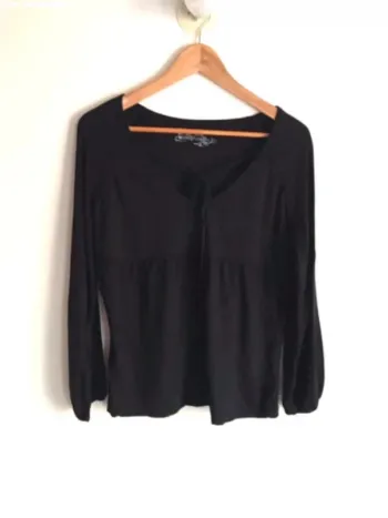 Haut en viscose noir et à manches longues taille 3