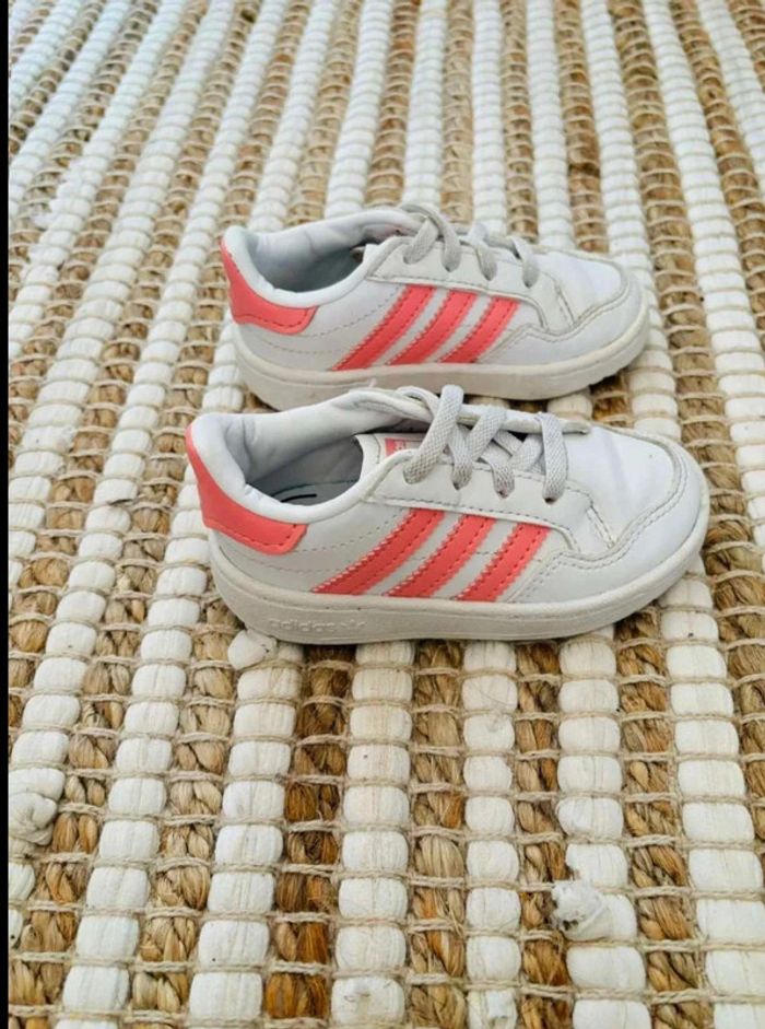Baskets  Taille 23  Adidas - photo numéro 2