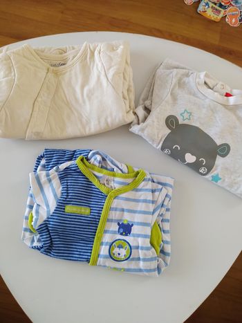 Lot de 3 pyjamas taille 3 mois