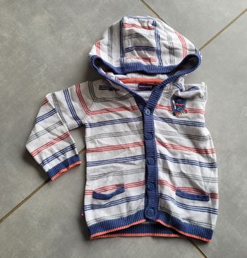 Gilet à capuche 24 mois