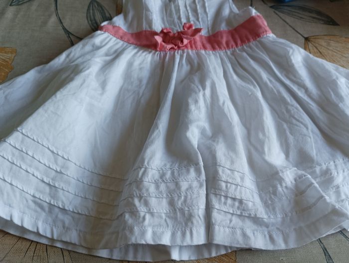 Robe blanche taille 6m - photo numéro 2