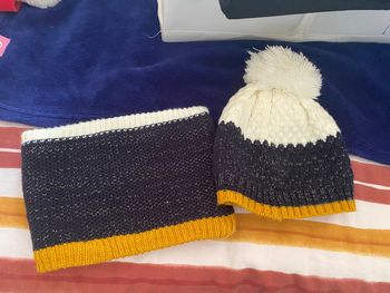 Ensemble bonnet et tour de cou