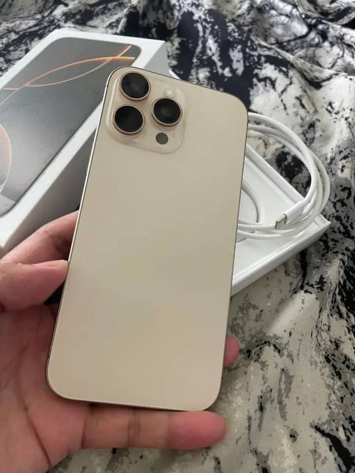 Iphone 16 pro max - photo numéro 3