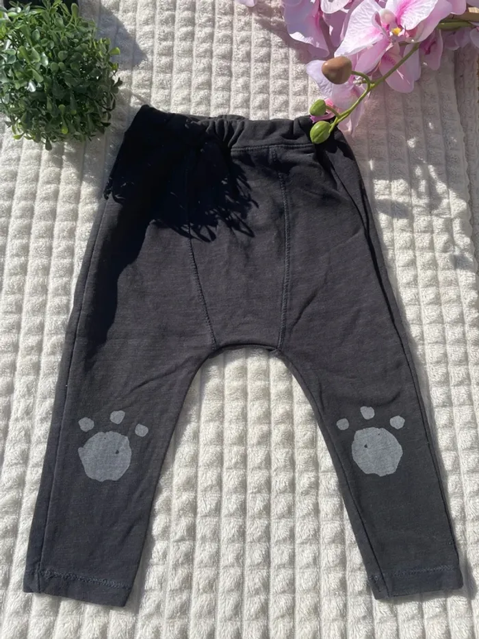 Jogging garçon Zara 18/24 mois – gris foncé avec pattes de chien